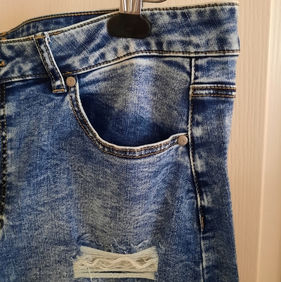 Love & Legend Acid Wash Distressed Jean Skirt - Picture 5 of 11